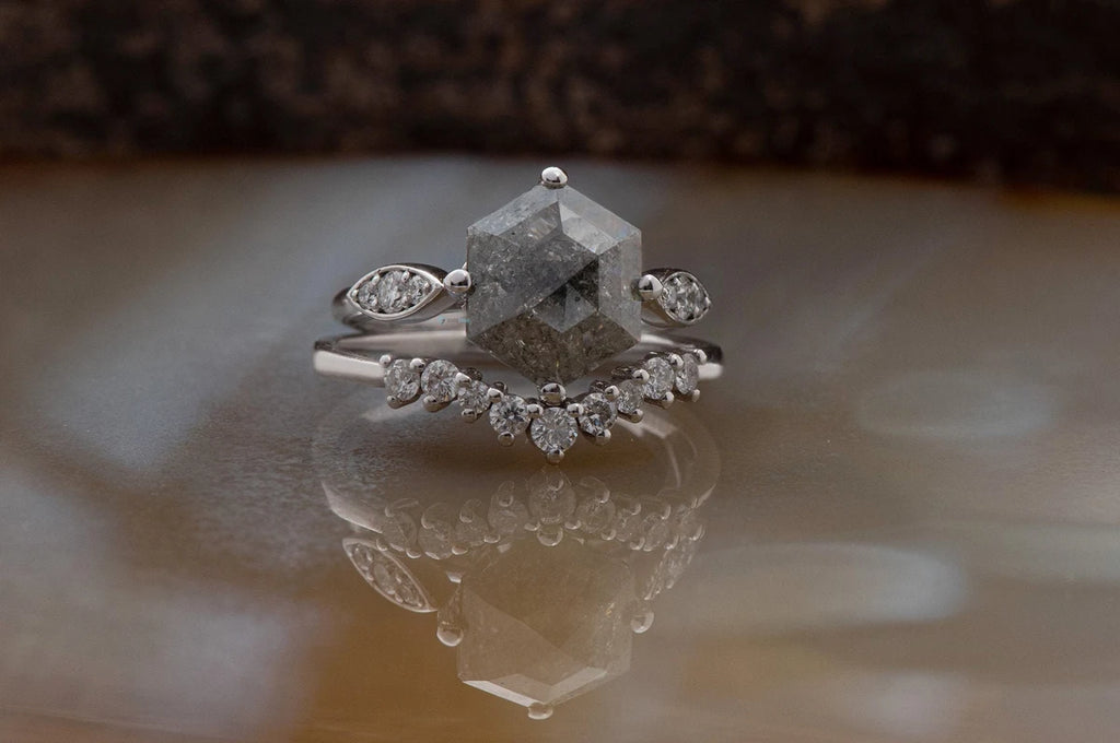Hexagon 2025 gatsby ring