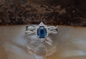 1.5 carat blue sapphire vintage wedding set