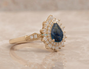 Vintage 1 carat blue green sapphire ring