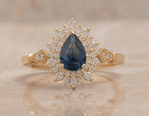 Vintage 1 carat blue green sapphire ring