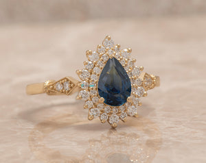 Vintage 1 carat blue green sapphire ring