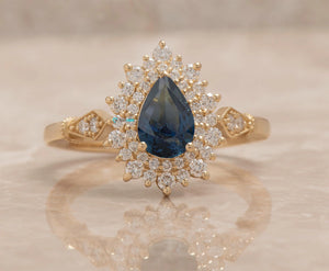 Vintage 1 carat blue green sapphire ring
