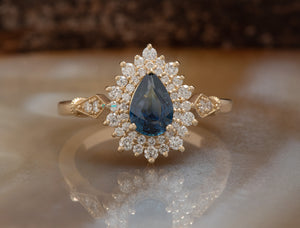 Vintage 1 carat blue green sapphire ring