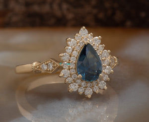 Vintage 1 carat blue green sapphire ring