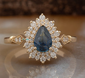 Vintage 1 carat blue green sapphire ring