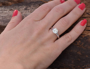 Solitaire ring 1 carat