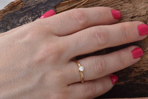 0.40 carat Solitaire Twist diamond engagement ring