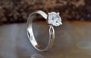 Solitaire ring 1 carat