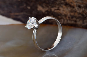 Solitaire ring 1 carat