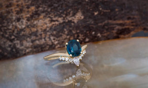 1 carat Blue Sapphire Engagement Ring