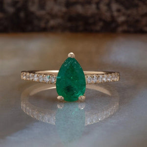 Emerald Engagement Ring -Art deco Emerald Engagement Ring -Gold Ring-Anniversary present-Promised ring-Emerald ring-Pear shaped emerald-anniversary gift,Art Deco Ring,blue gemstone studs,diamond ring,emerald engagement,engagement ring,green emerald ring,Green stone,Natural emerald,Pear emerald ring,Promise Ring,Ring,unique emerald ring,vs,vvs,Yellow gold ring