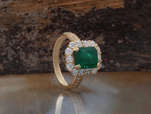 2.5 carat Emerald engagement ring with diamonds - SevenCarat