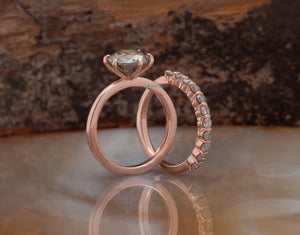 2.5 Carat Salt and Pepper diamond- non traditional wedding ring ideas	50