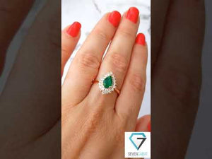 Natural emerald ring. Vintage style