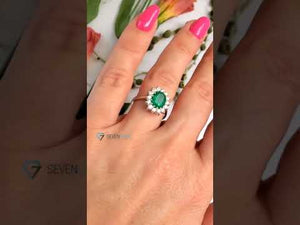 1 carat Green Emerald Engagement Ring