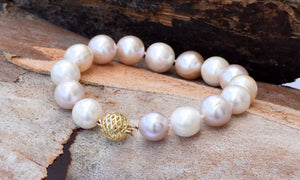 Pearl bracelet-Wedding Freshwater Pearl Bracelet-Beaded bracelet-Bridal Jewelry-Anniversary gift-anniversary gift,Art deco bracelet,Beaded bracelet,bridal jewelry,bridesmaid gift,freshwater pearl,gift for her,Gold pearl bracelet,Pearl bracelet,pearl necklace gift,vs,vvs,wedding bracelet,wedding jewelry,white pearl bracelet