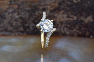 1 ct diamond ring-Gold Solitaire Ring-Twist diamond engagement ring-Gold Ring-Art deco Ring-Promise ring-Bridal ring-Halo wedding ring