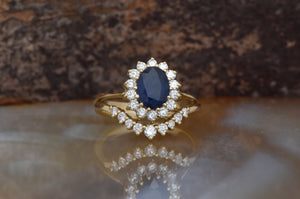 Sapphire wedding set-Oval sapphire engagement ring-Vintage ring-Halo wedding set-Oval engagement ring-Curved band-Bridal wedding ring set