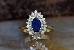 Sapphire engagement ring vintage-14K Yellow Gold-Pear shaped diamond engagement ring-Promise ring-Baguette diamond ring-Anniversary ring,art deco ring,Baguette diamond,Baguette ring,Diamond engagement,engagement ring,Engagement Rings,gold diamond ring,Pear shaped sapphire,Promise ring,ring vintage,sapphire ring,sevencarat,solitaire ring,vs,vvs,Wedding sets