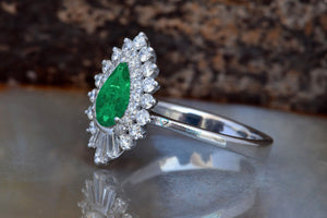 Natural emerald ring-Emerald ring-Pear Cut Emerald-Gatsby Ring-Vintage emerald ring-Platinum engagement ring-Vintage ring-Solid gold ring-Anniversary ring,art deco ring,Baguette diamond,Baguette ring,Double halo ring,emerald ring,engagement ring,Estate diamond ring,Gatsby ring,natural emerald ring,Pear,pear diamond ring,platinum ring,Promise ring,Solid gold ring,Vintage emerald ring,vs,vvs