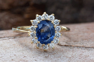Sapphire engagement ring vintage-Real Blue Sapphire Oval  Engagement Ring-Promise ring-Sapphire diamond ring-Unique engagement ring-14 yellow gold,Anniversary ring,blue sapphire ring,diamond ring,oval sapphire ring,Princess Diana Ring,Promise ring,Real Blue Sapphire,sapphire band,sapphire halo ring,sapphire jewelry,sapphire ring,Vintage  ring,vs,vvs