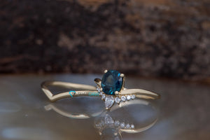 Blue green sapphire ring-Solid gold ring-Blue Green Sapphire wedding ring set-Sapphire Halo Ring-Oval sapphire ring-Womens sapphire ring