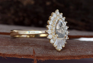 0.9 ct Salt and Pepper alternative engagement ring - 14k 18K Yellow Gold-Anniversary ring,art deco ring,Baguette,Baguette ring,Diamond engagement,engagement ring,Grey diamond,grey diamond ring,Pear,Promise ring,salt and pepper ring,salt and pepper set,salt pepper diamond,Salt pepper ring,vs,vvs,wedding ring