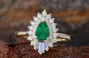 Natural emerald ring-Solid gold ring-Yellow gold-Promise ring-Pear shaped emerald-Art deco ring-Edwardian emerald ring-Emerald ring antique-Anniversary ring,art deco ring,Baguette diamond,Baguette ring,Emerald engagement,Emerald ring antique,engagement ring,natural emerald ring,pear diamond ring,Promise ring,Solid gold ring,Vintage emerald ring,vs,vvs,Wedding sets