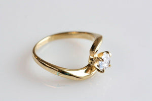 1ct Gold Solitaire Ring-Classic round engagement ring-Solitaire diamond ring-Solitaire 6 prong-Solitaire ring -Solid gold rings for women-Art Deco Ring,Classic Round Ring,Custom Ring,Dainty Round Cut,Diamond Ring,Diamond Solitaire,Engagement Ring,Gold Solitaire Ring,Promise Ring,Round,Round Diamond Ring,Solid Gold Rings,Solitaire 6 Prong,Solitaire Ring,vs,vvs