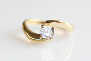 1ct Gold Solitaire Ring-Classic round engagement ring-Solitaire diamond ring-Solitaire 6 prong-Solitaire ring -Solid gold rings for women-Art Deco Ring,Classic Round Ring,Custom Ring,Dainty Round Cut,Diamond Ring,Diamond Solitaire,Engagement Ring,Gold Solitaire Ring,Promise Ring,Round,Round Diamond Ring,Solid Gold Rings,Solitaire 6 Prong,Solitaire Ring,vs,vvs