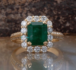 2.5 carat Emerald engagement ring with diamonds-Vintage emerald rings-14k yellow gold,2 carat emerald,Anniversary ring,Edwardian ring,Emerald Engagement,Emerald ring,emerald ring vintage,gold diamond ring,Multistone ring,natural emerald ring,Promise ring,Statement ring,Victorian Emerald,vs,vvs