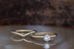 Dainty wedding set-Yellow Gold Stacking Bridal Set in 14k/18k-Round Cut Bridal Set-Classic round engagement ring-Solitaire 6 prong